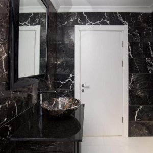 Glaf Marmură Nero Marquina Lustruită Bizotat 1L 110 x 25 x 2cm